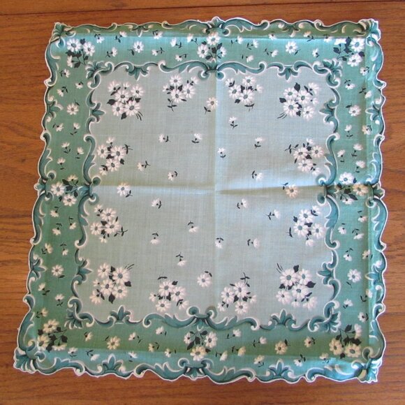 *4/$10*  Vintage Green & White Floral Scalloped Edge Handkerchief 13.5" squared - Picture 3 of 11